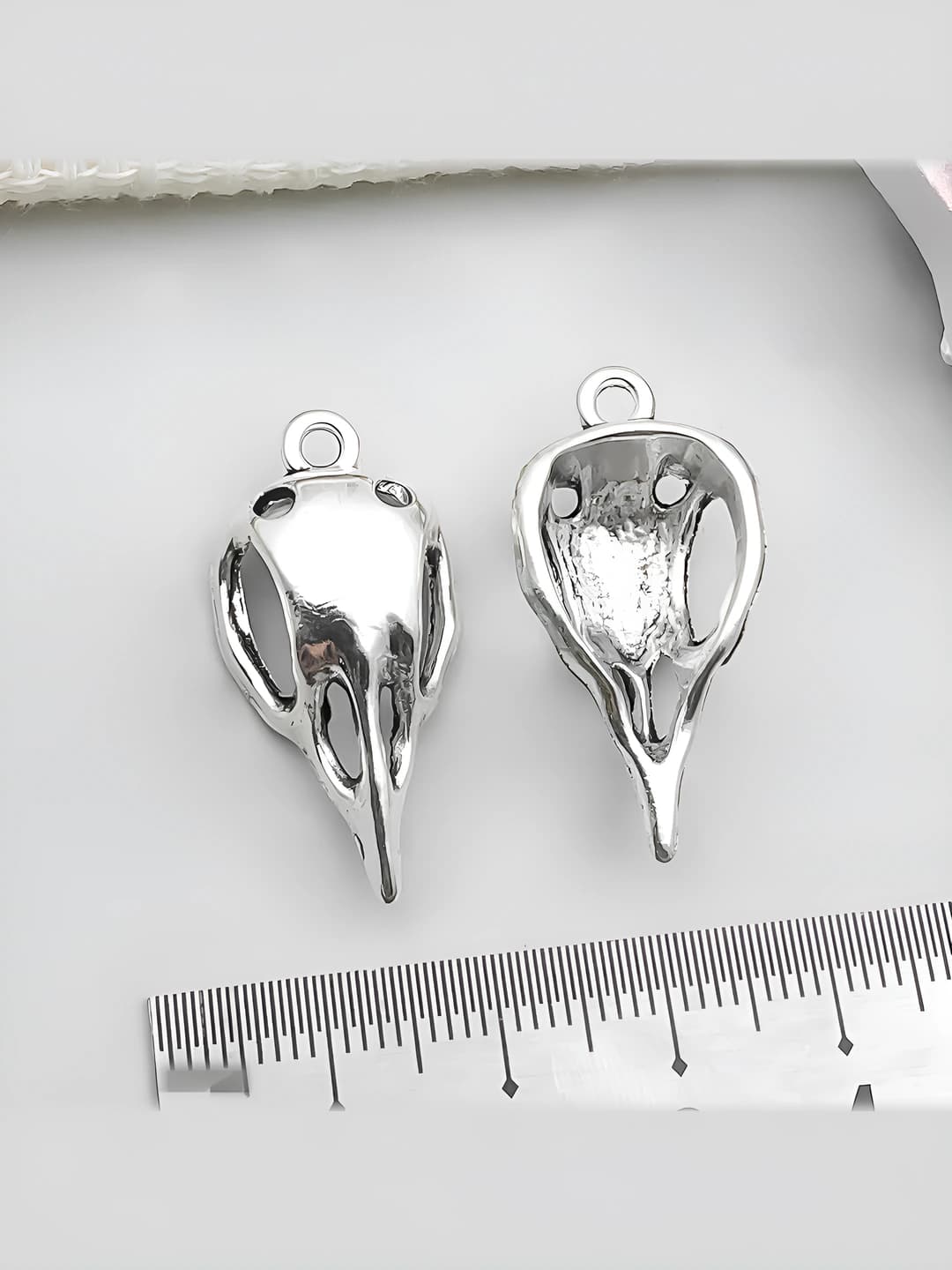 Skull bird head 14x30mm