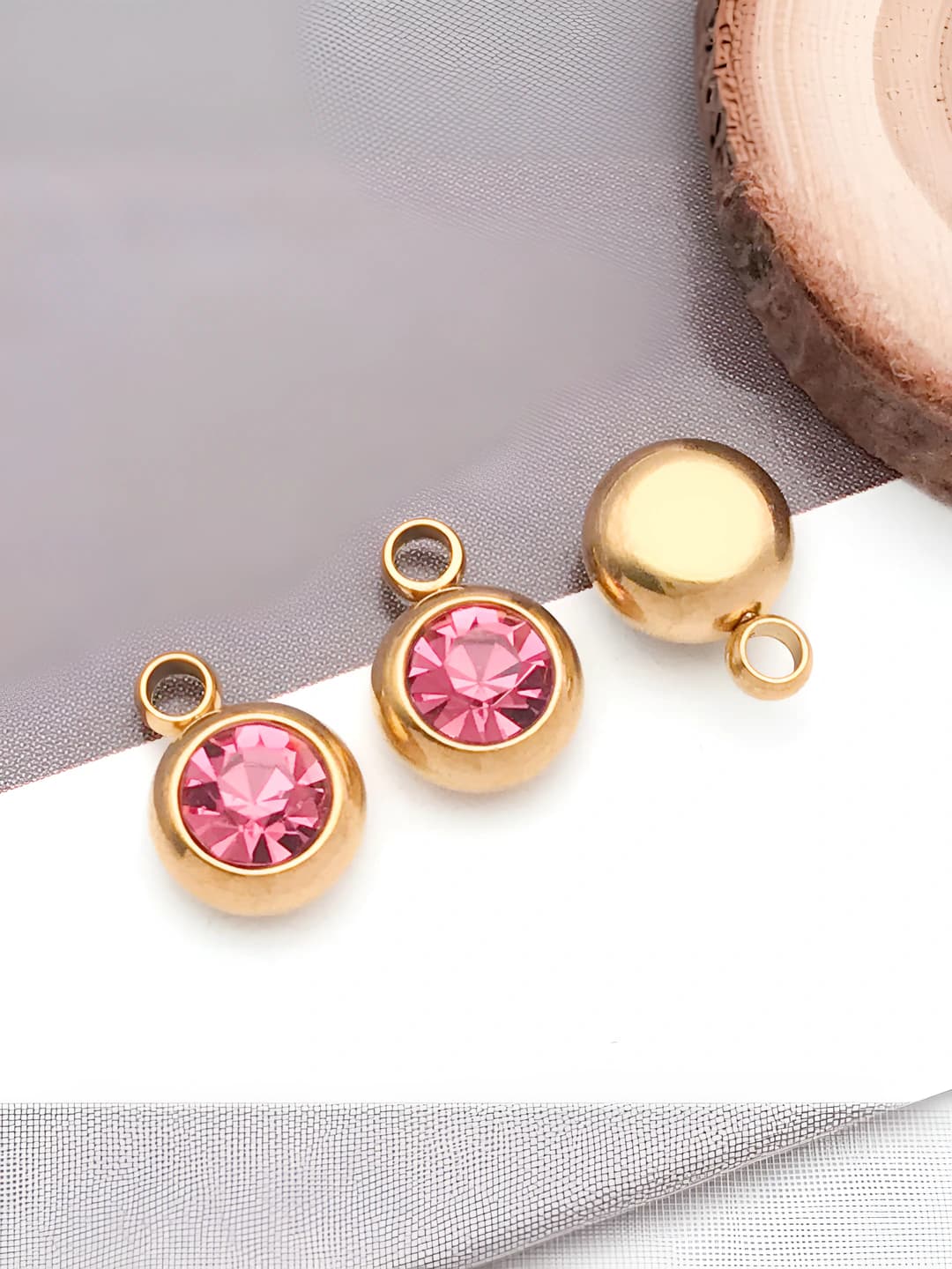 1 pc gold, 6x8.5x4mm, horizontal, 1.5mm, dark pink