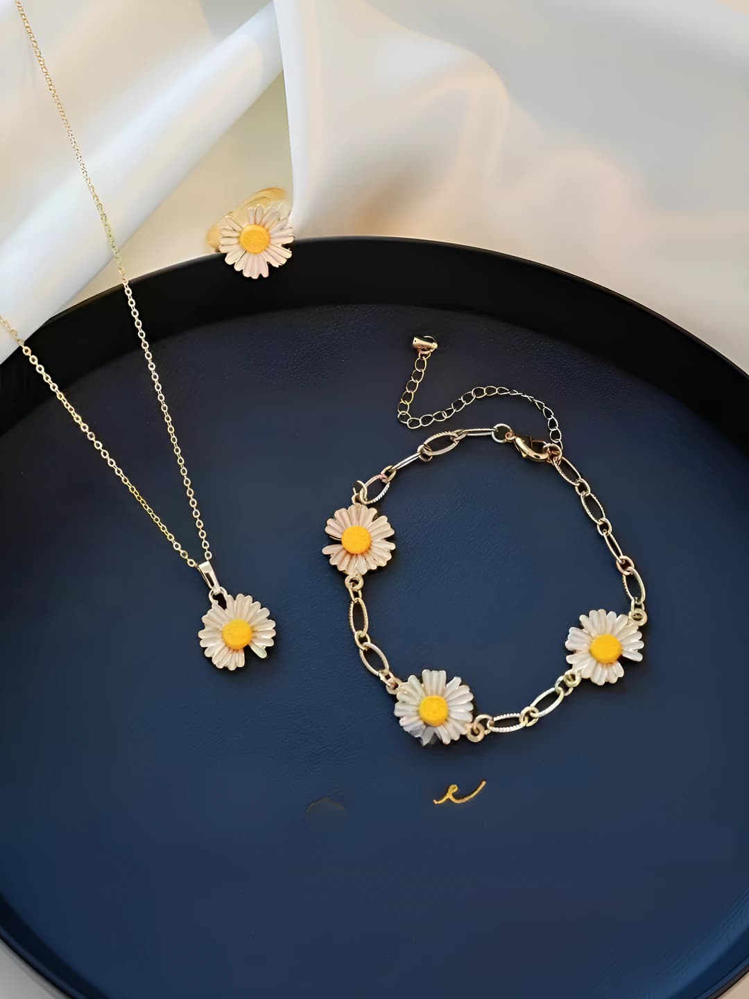 Women's jewelry set: small daisies, bracelet, ring, ring, premium, minimalist cold design