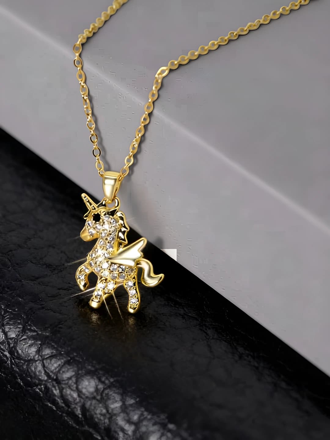 292 Unicorn necklace - Gold