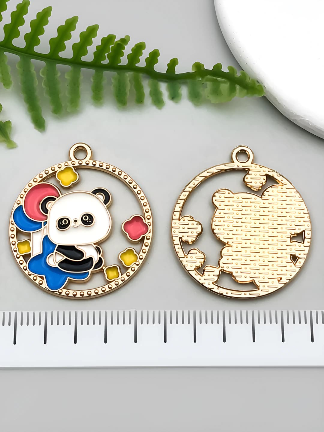 1 dona sharni panda 28x25mm - 2.1g - 21652