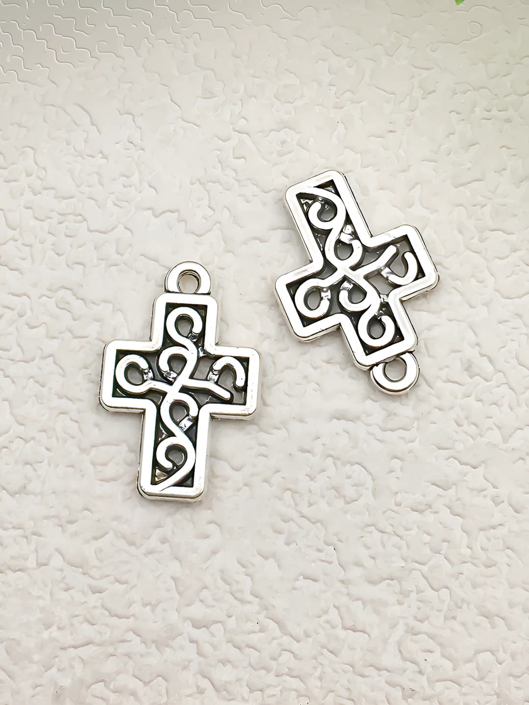 Разноцветный крест 12x19mm