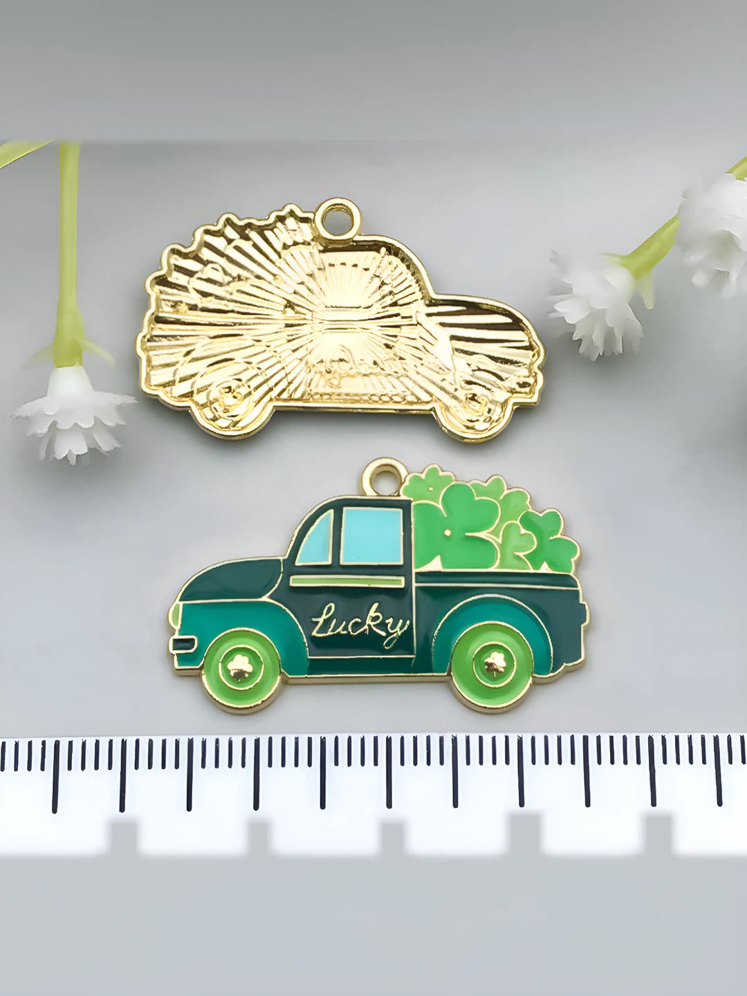1 pc kc gold clover car 33x21mm-2.6g-21832