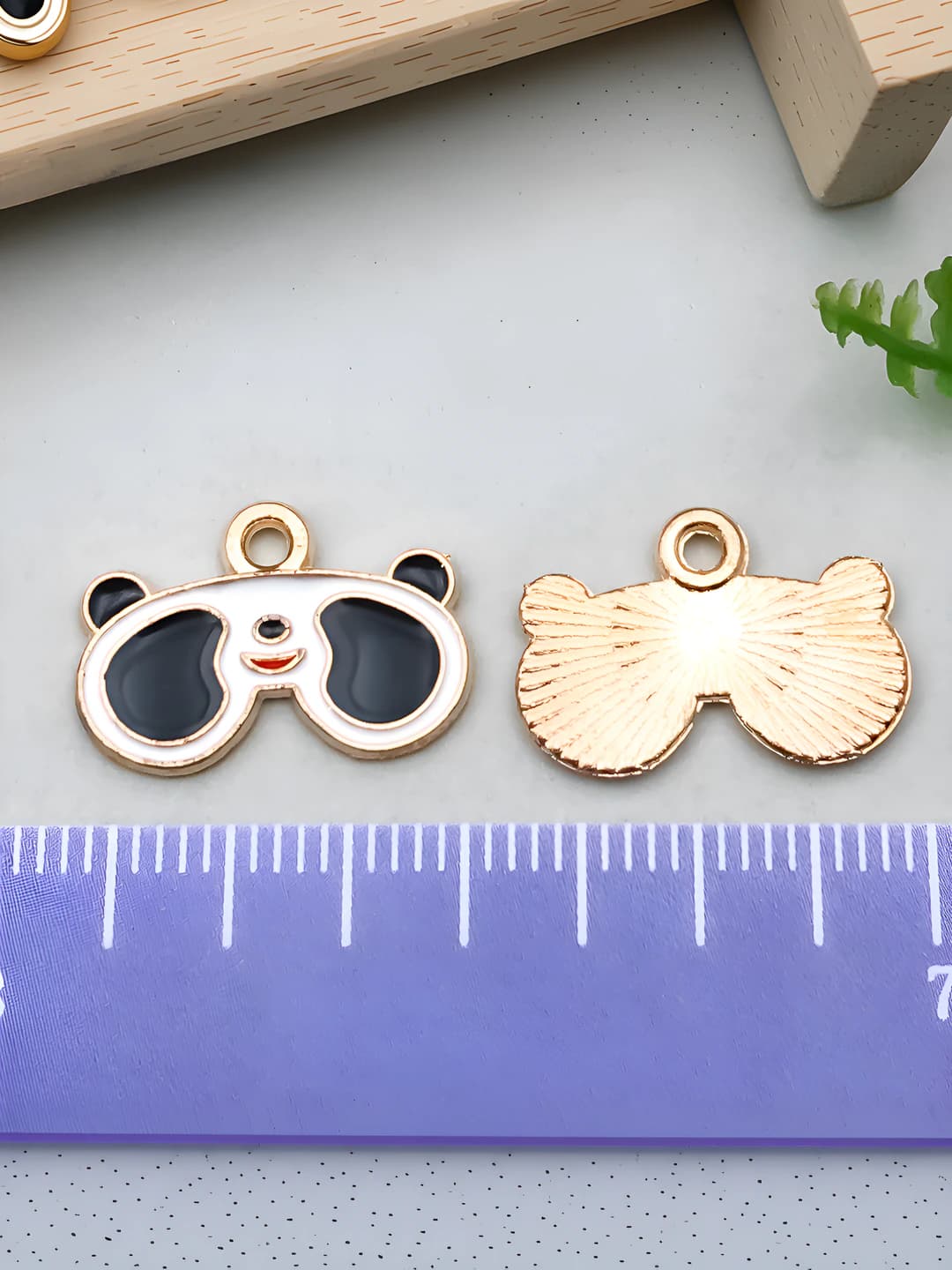 1 шт Панда в очках 17x12mm 0.7g