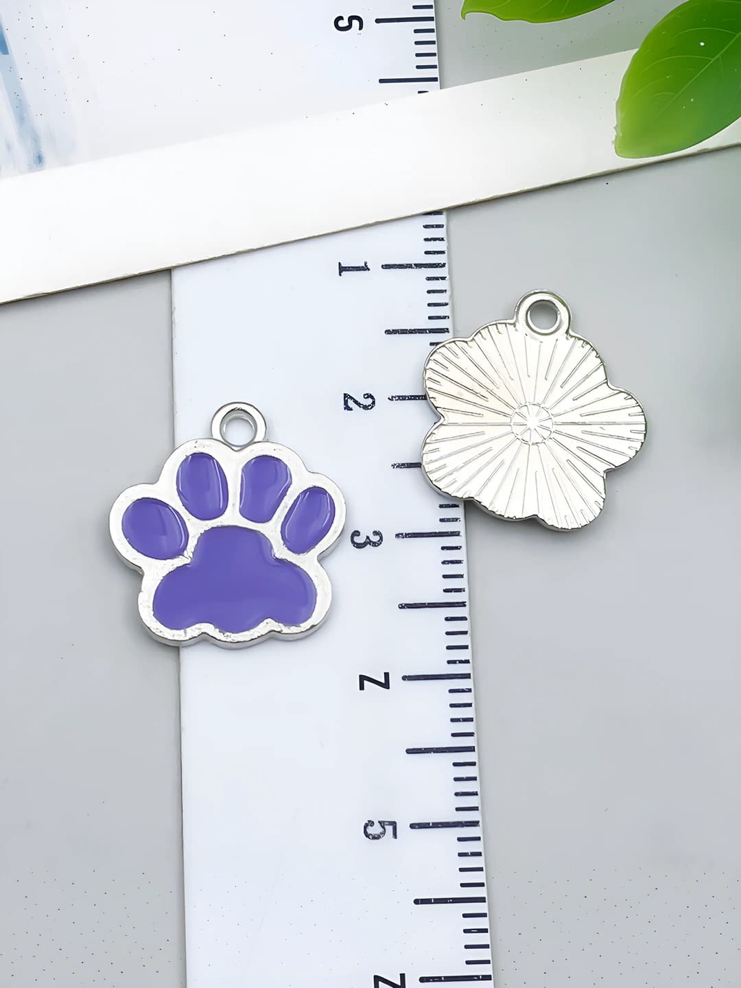 White gold, purple bear paw, cat paw, 17.5x16.5mm, 1.1g