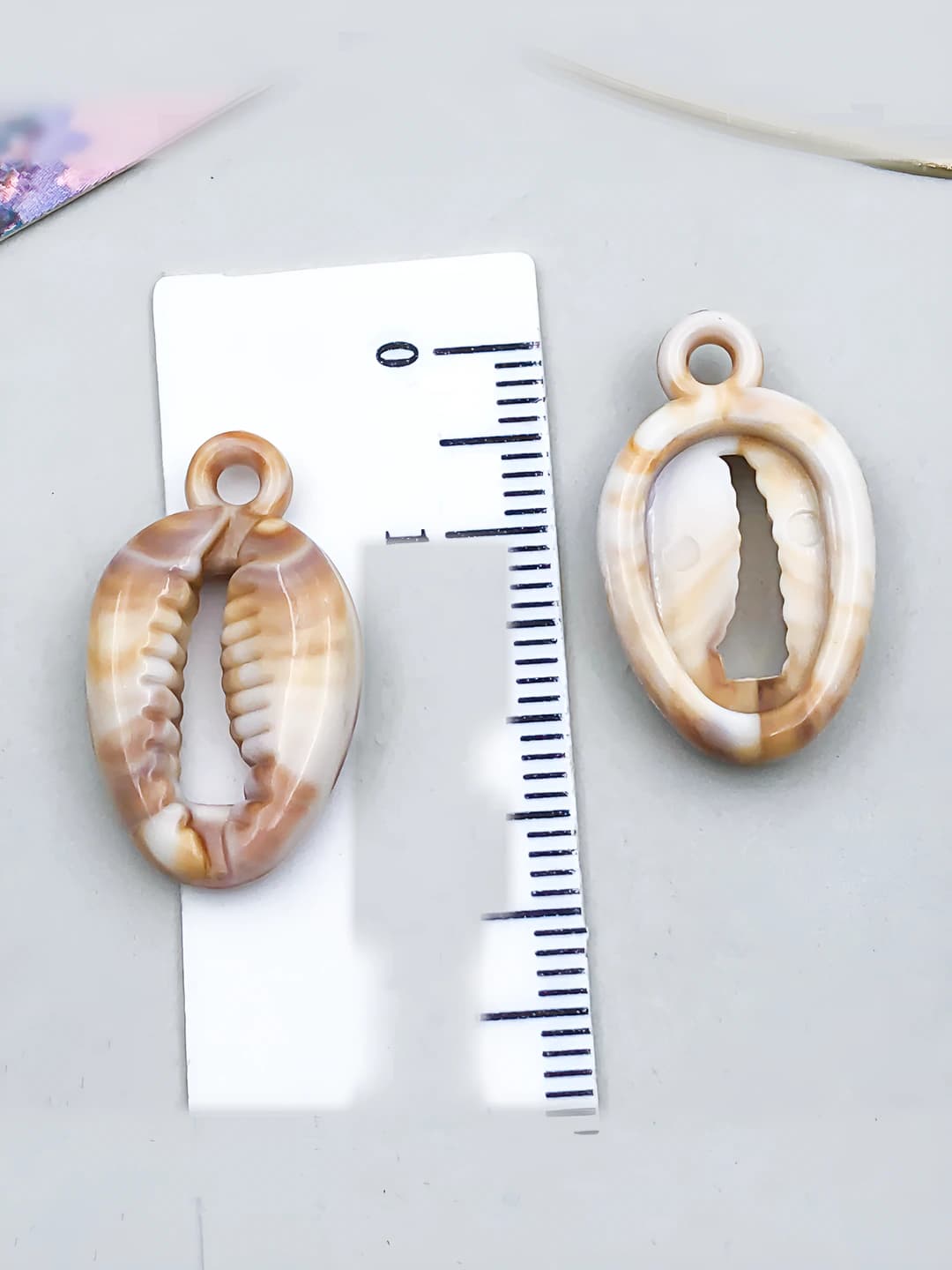 1 pc Beige acrylic ocean conch, 24x14x5mm, 0.7g