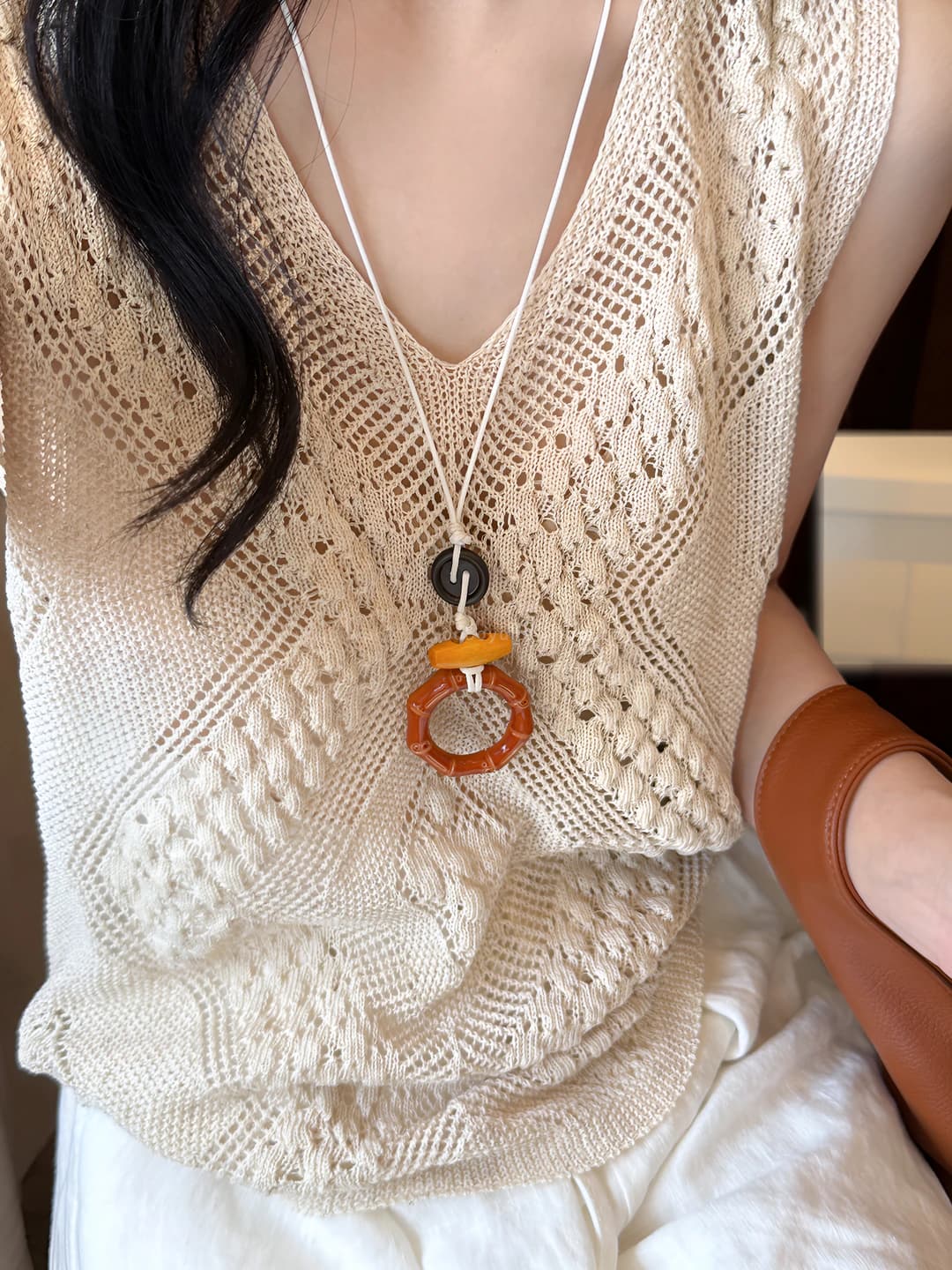 Necklace - White - Black - Yellow - Coffee