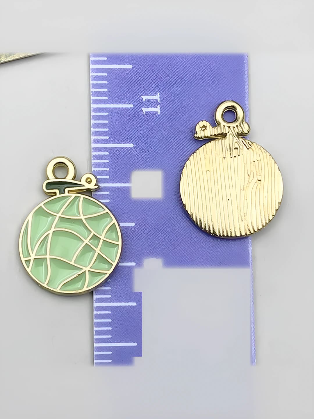 1 шт Зелёный каплевидный фрукт дыня 17.5x13x1mm-0.8g-24398