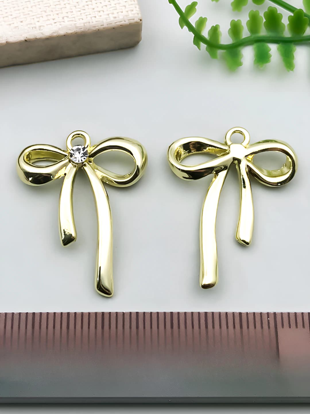1 dona Oltin rangli olmosli tasma 26x20mm-1.6g
