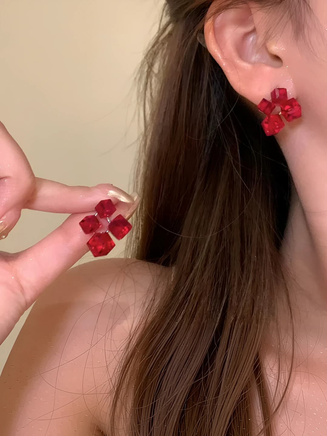 Wine red 3D geometric studs