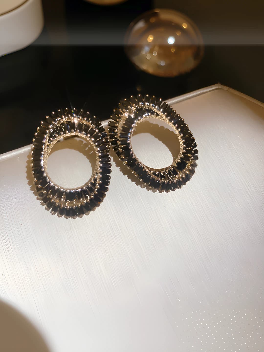 41# Silver pin - Gold - Black