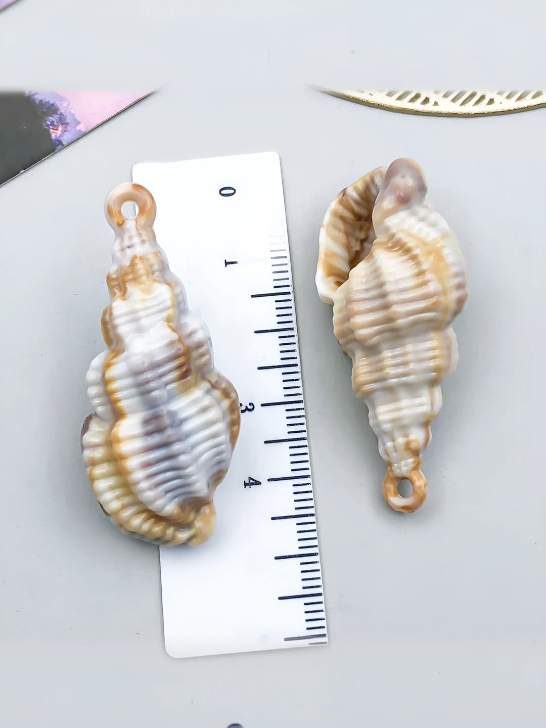 1 pc Beige acrylic sea shell 45x19x16mm-5g-23606