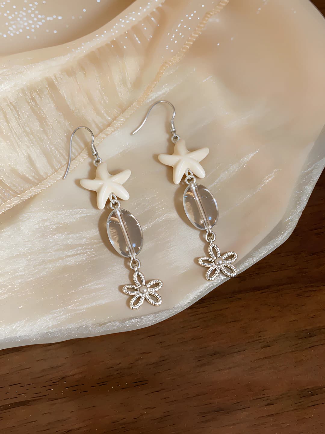 Quloq iliq - Kumush - Oq