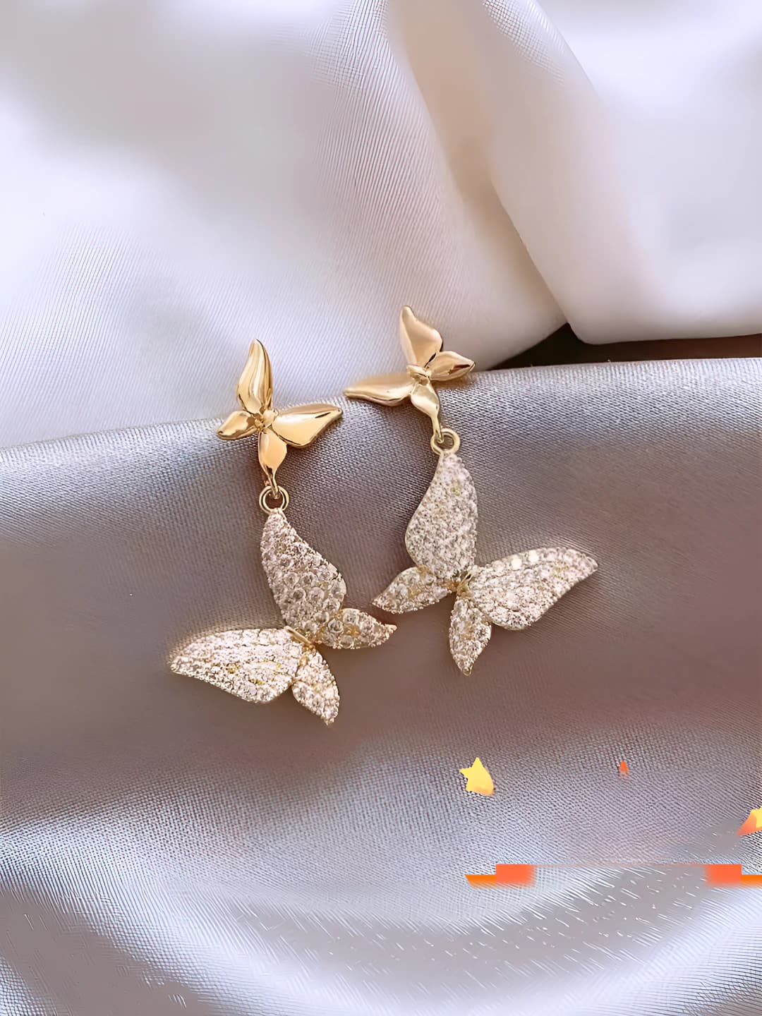 Women's gold zircon butterfly earrings, 2026, summer, country style design element