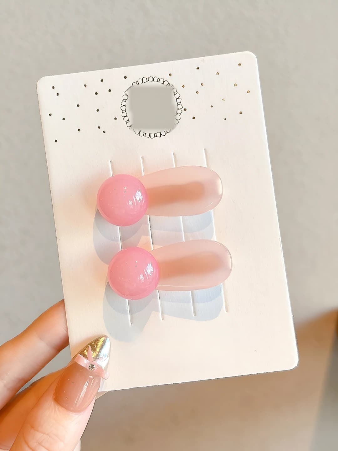Light pink (~3.5 cm)