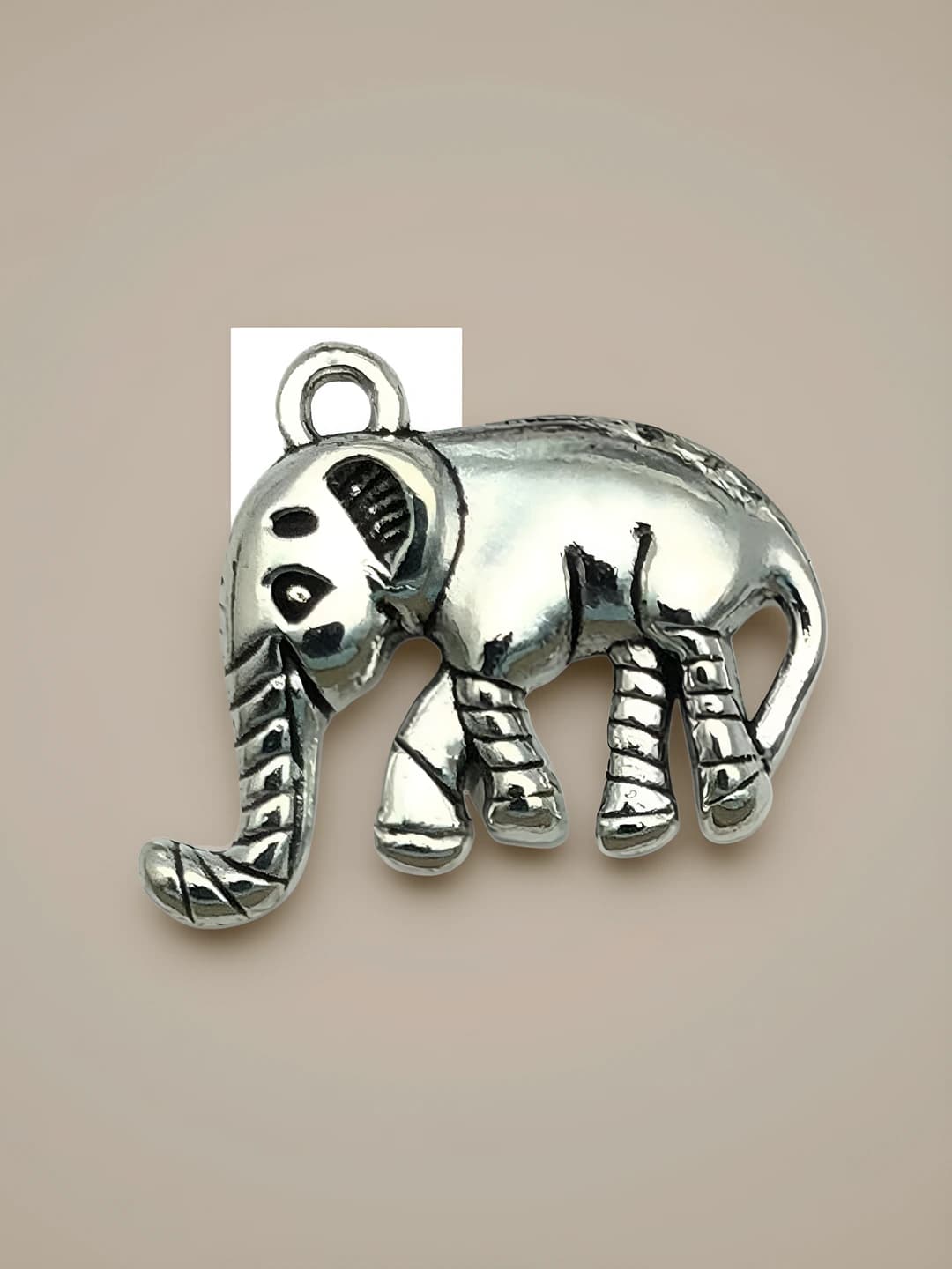 1 large elephant 20x19mm-2.4g-B359