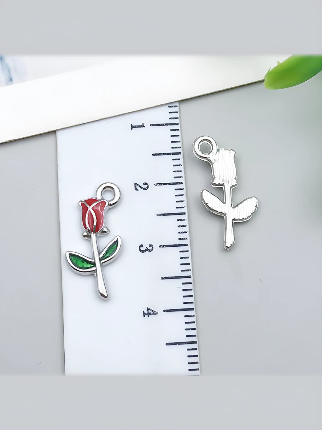 White K red rose 9x19mm-0.6g