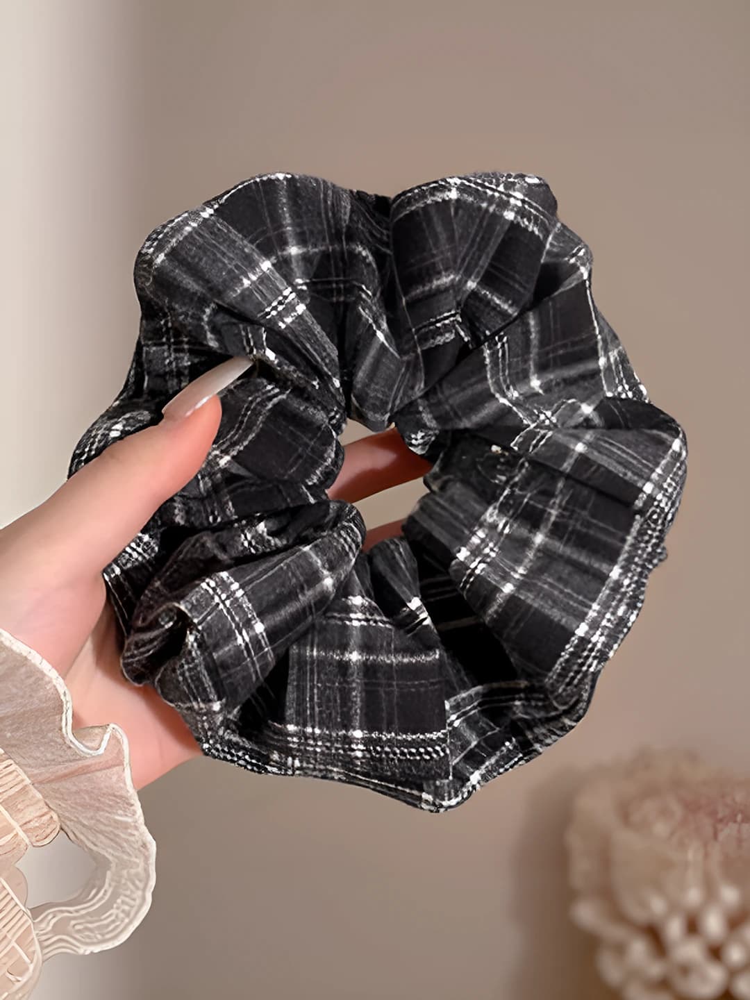 1# Grey plaid hair tie 14 cm
