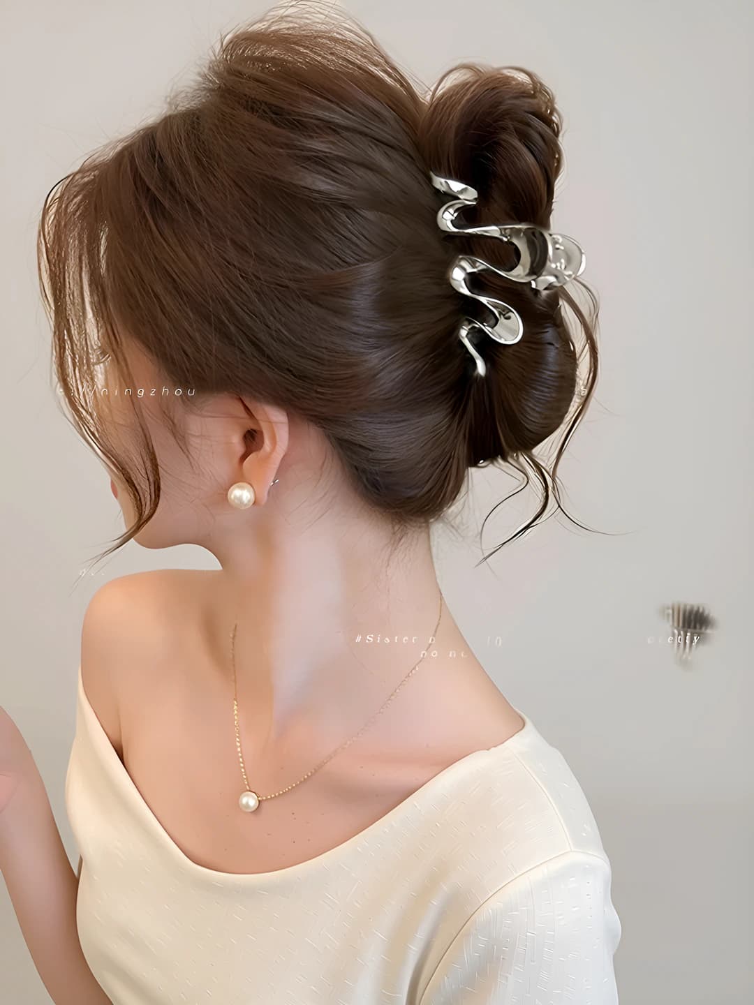 Серебристый волнистый зажим ~6 см
