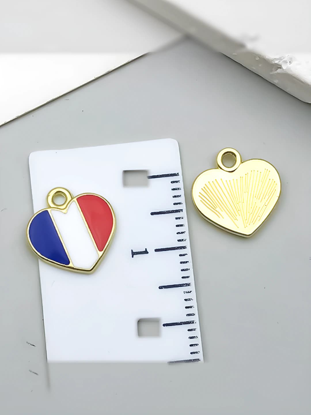 1 pc small US flag heart, 12x12mm, 0.55g