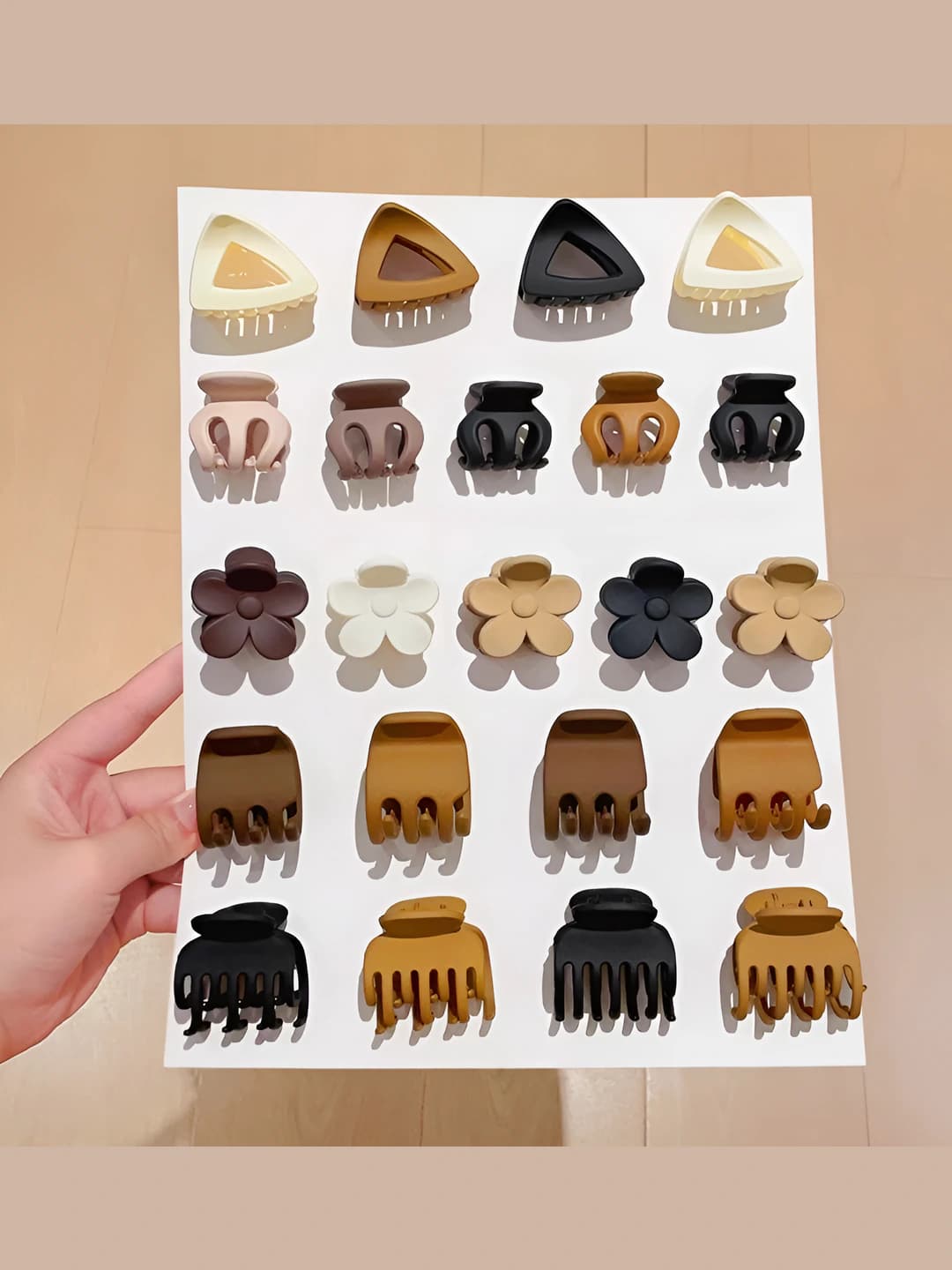 Women's hair clips and combs: small acrylic hair claw clip, Korean style hair accessory