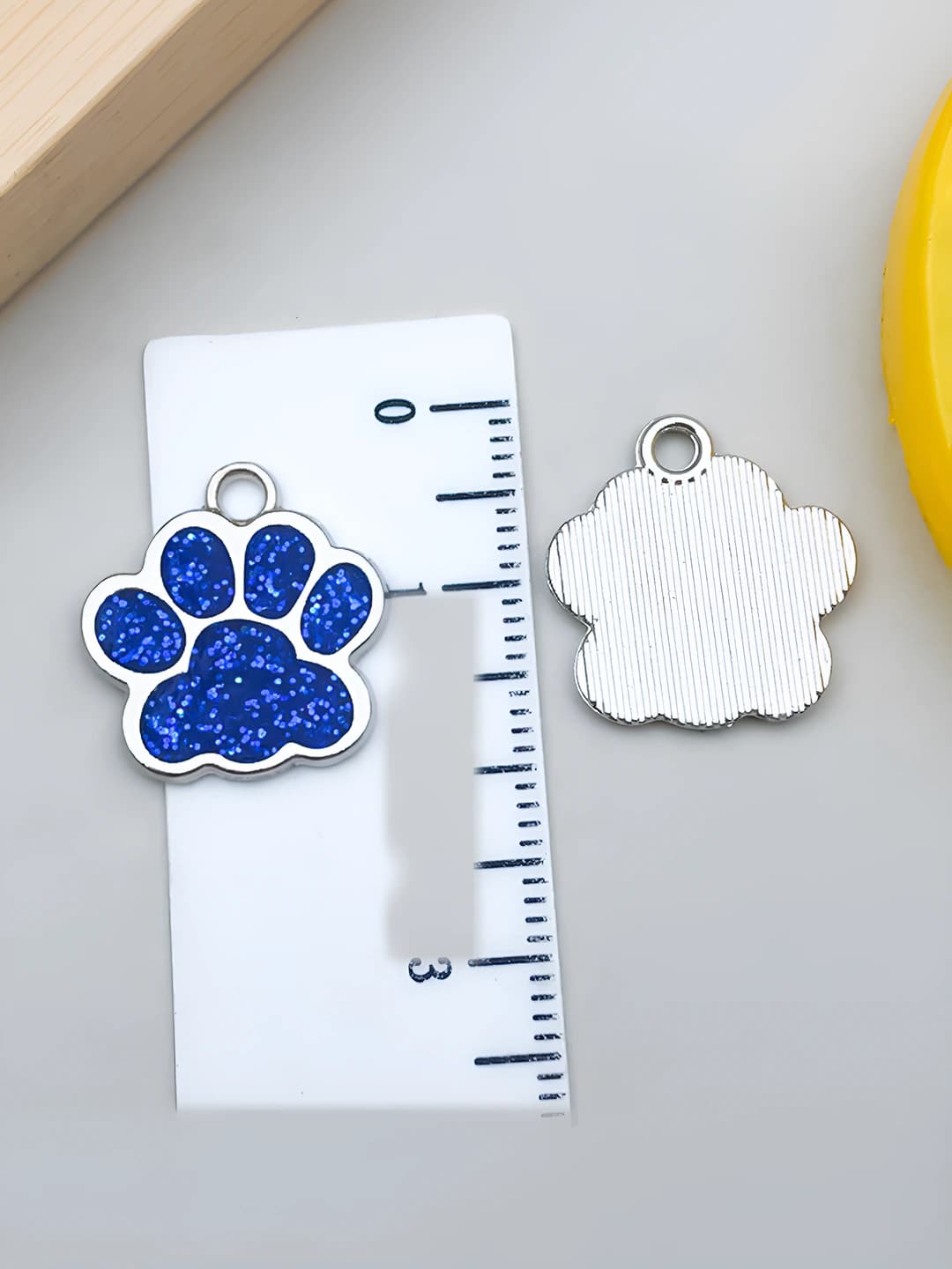 Белый K синий с золотом коготь медведя 17x16mm-1.1g