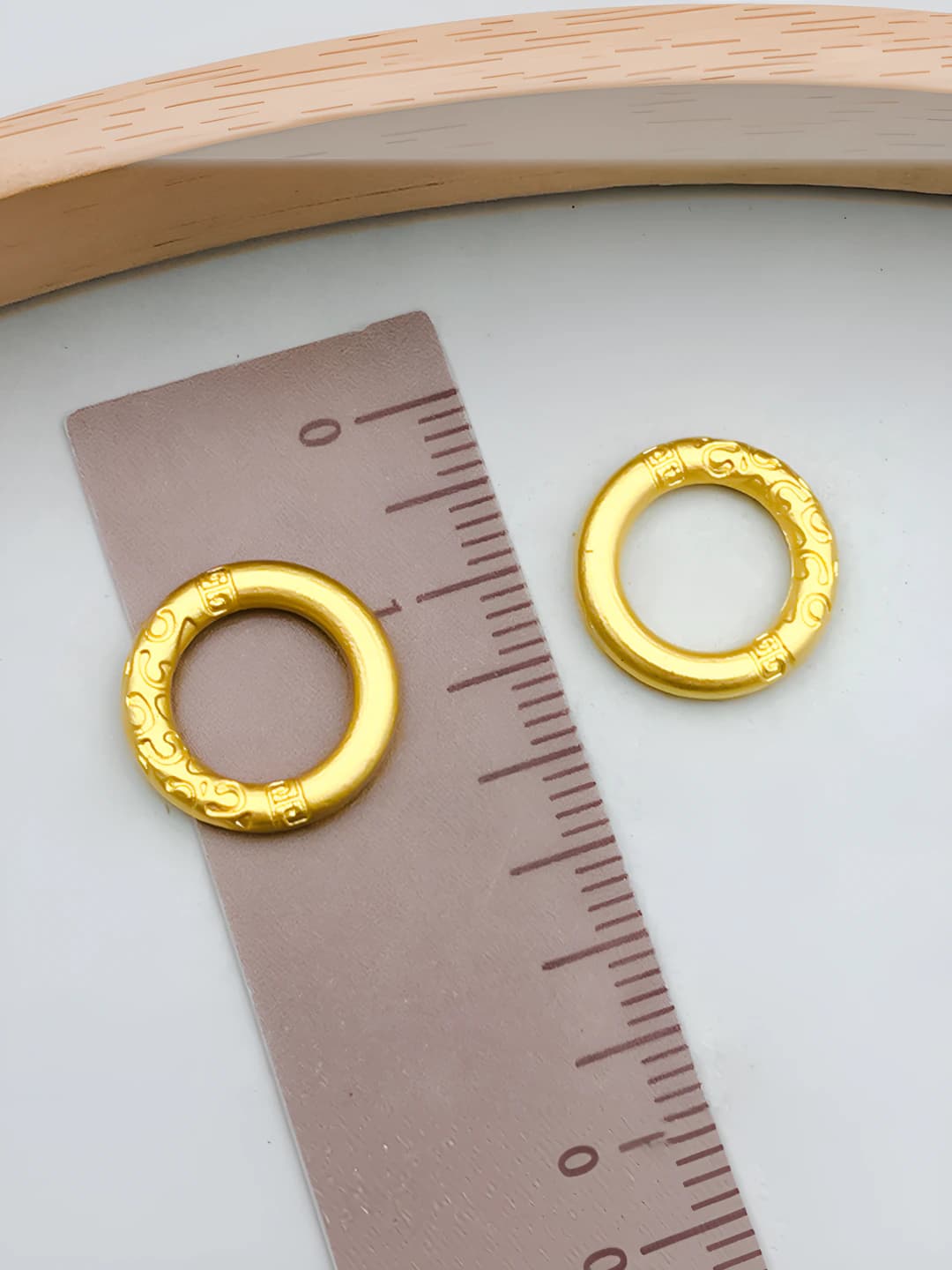 1 dona kichik Qiankun halqa, qizil ip 14x14mm-1g