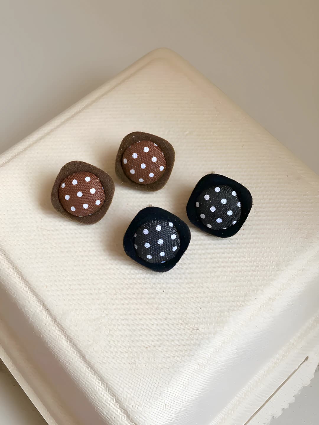 Women's fabric polka-dot ear studs in retro style for autumn-winter