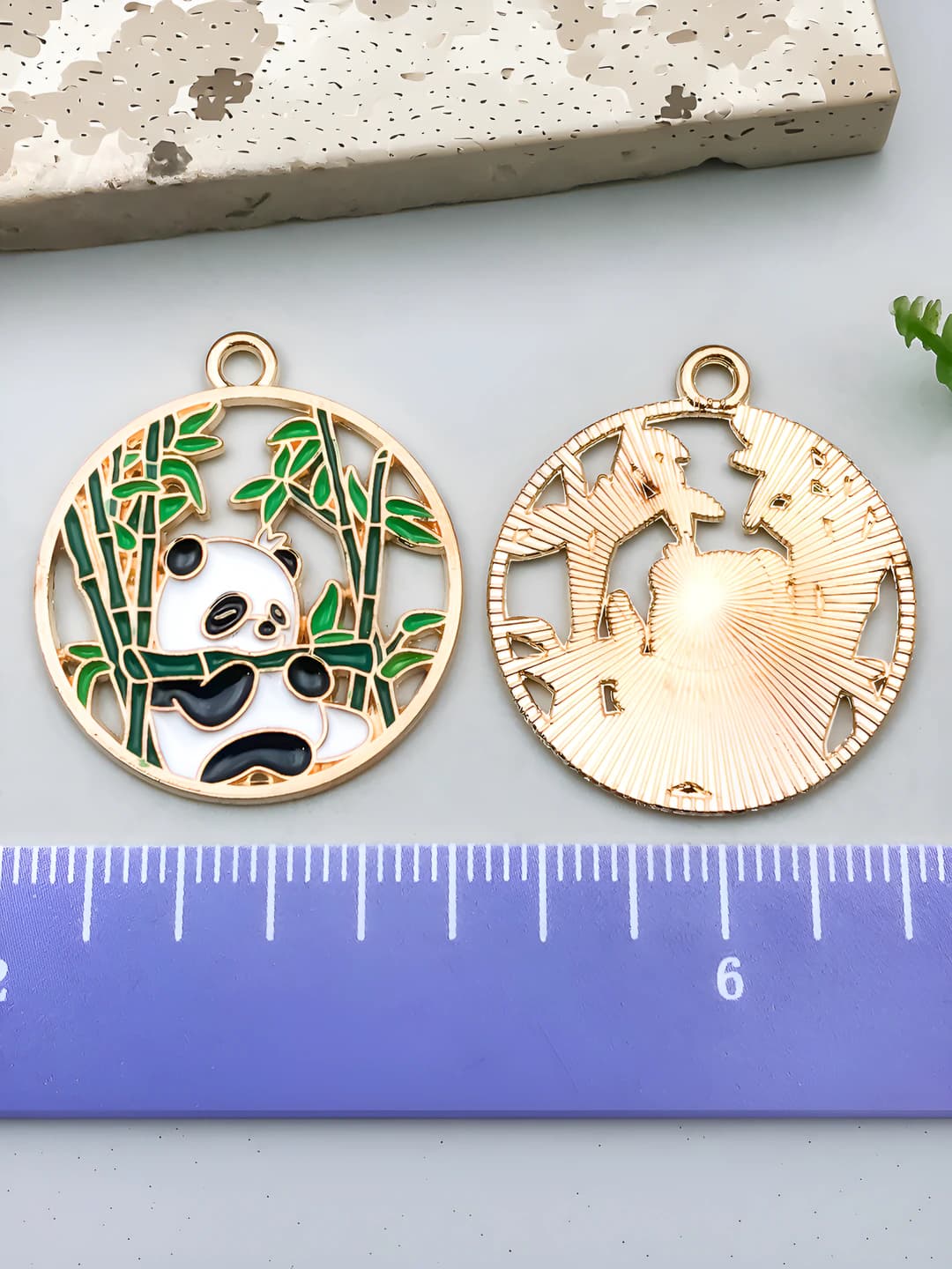1 dona bambuk yegan panda 28x25mm - 2.3g - 21674