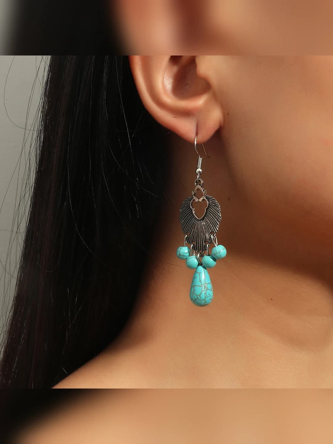 Turquoise pendant bead