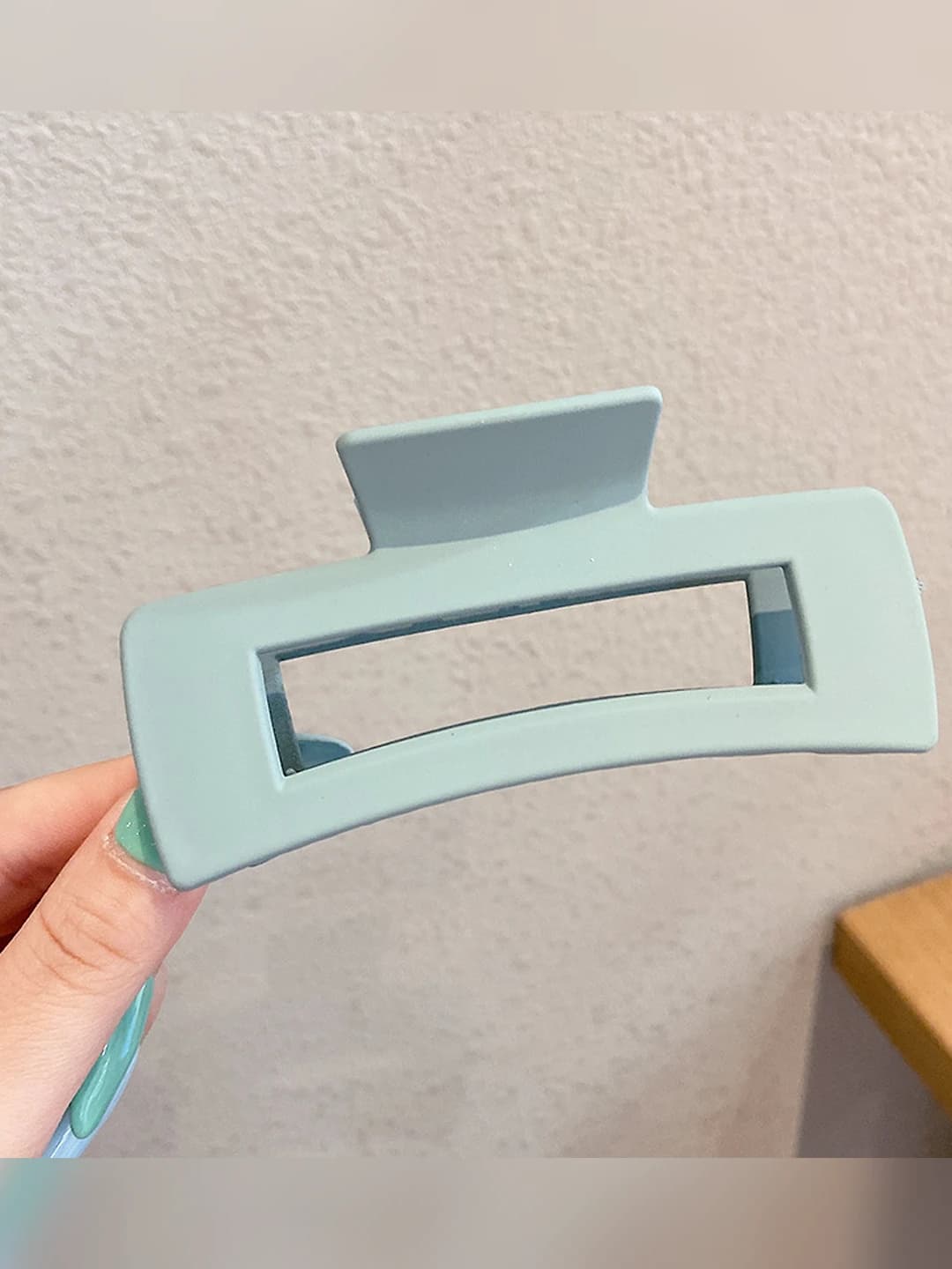 Light blue square clip