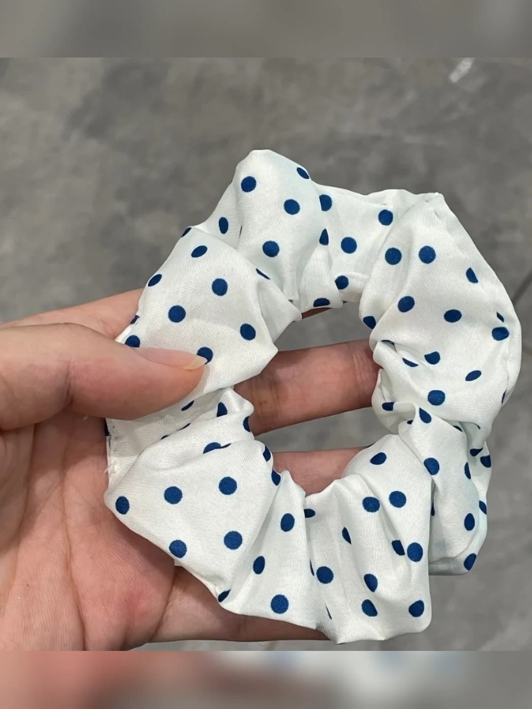 White base navy polka dot hair tie, 9 cm diameter