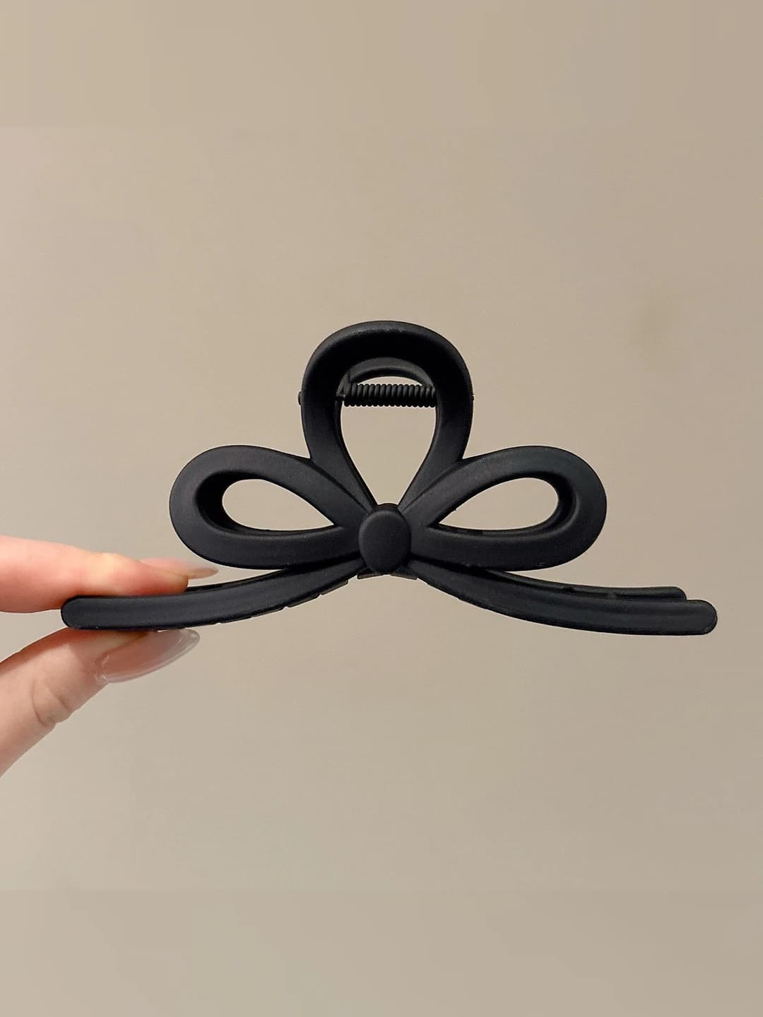 3# Black bow clip ~13 cm