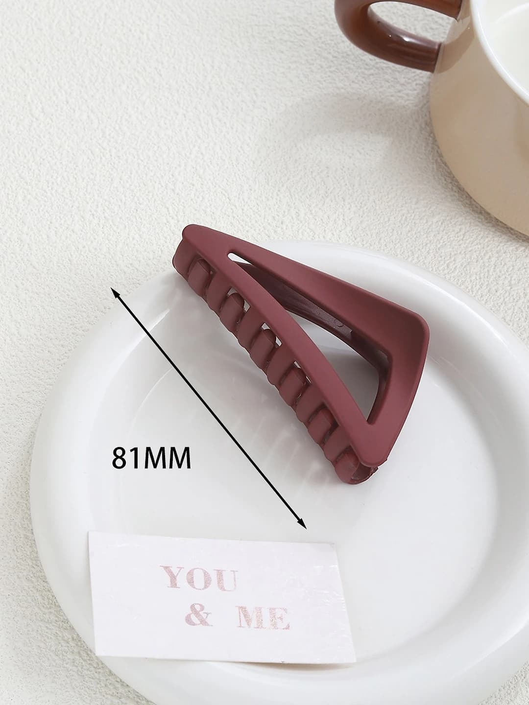 Wine red triangle clip, 8 cm