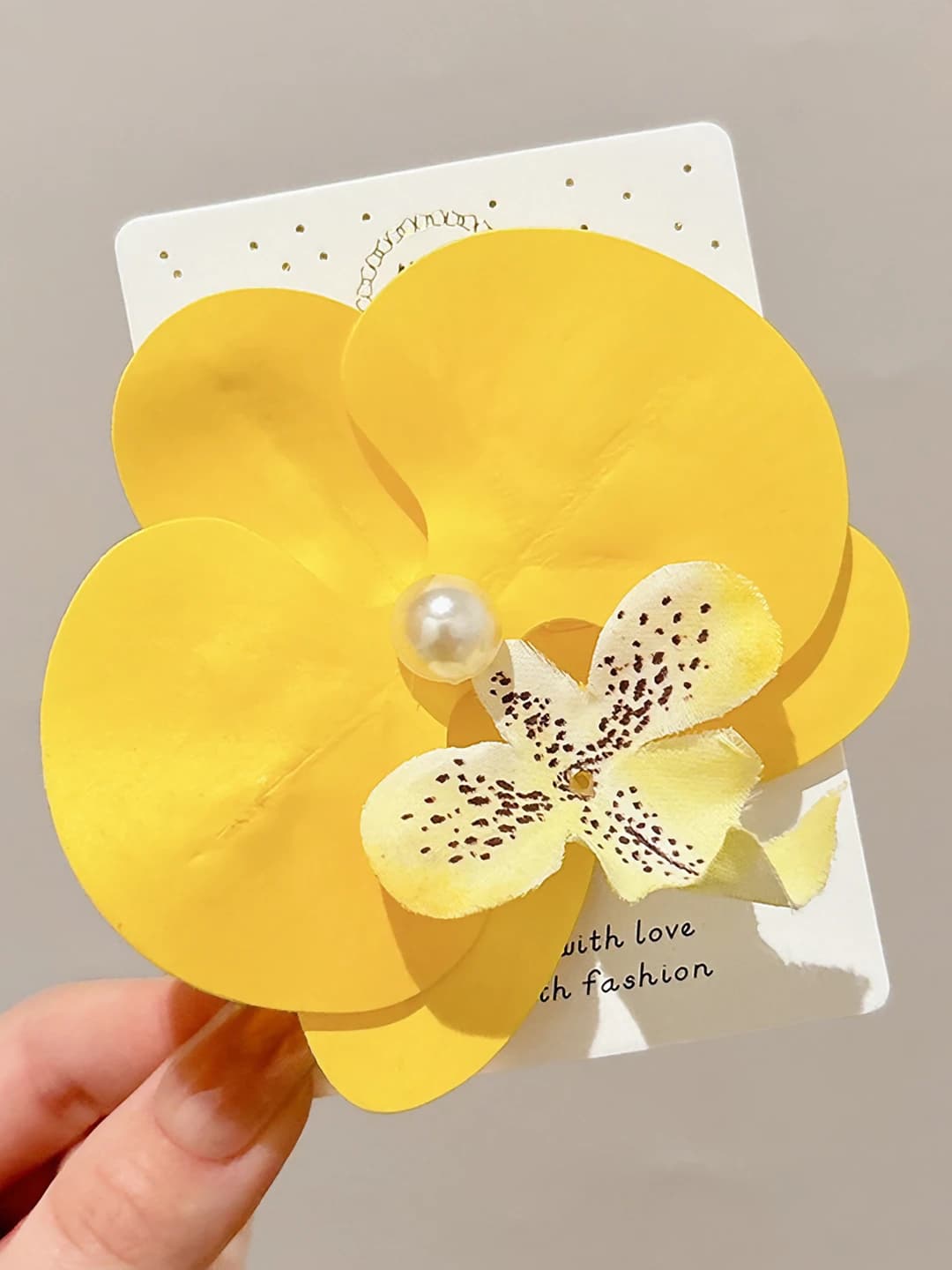 Yellow orchid, 4 cm