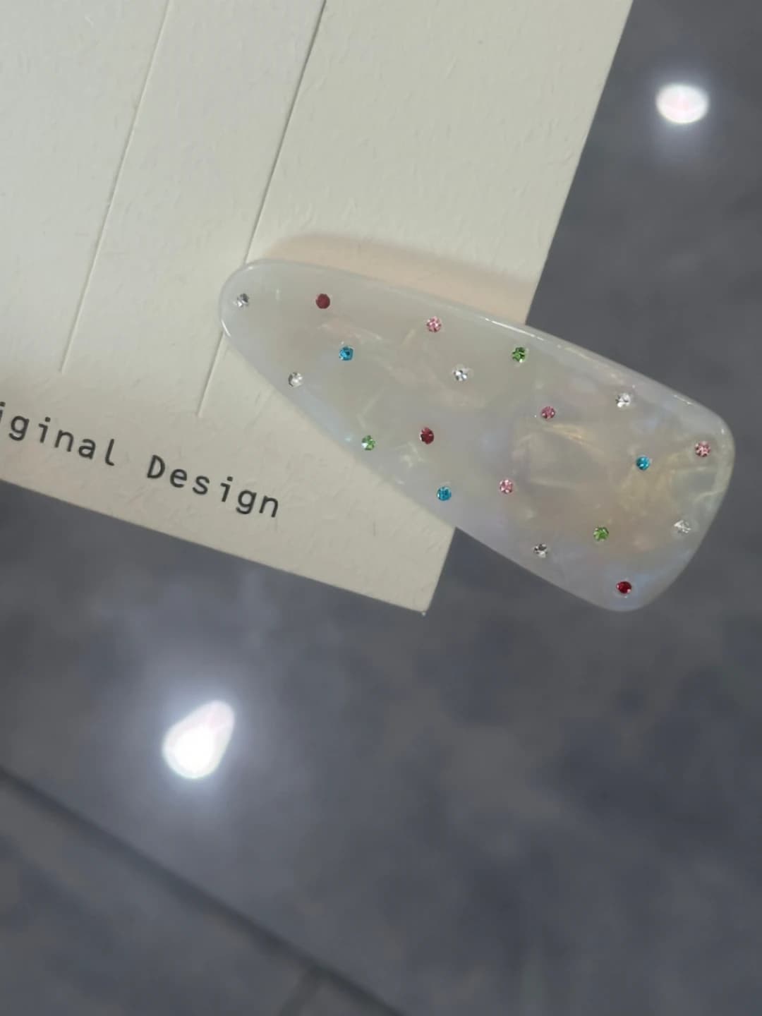5# Beige, coloured diamond, 6 cm, acrylic+alloy