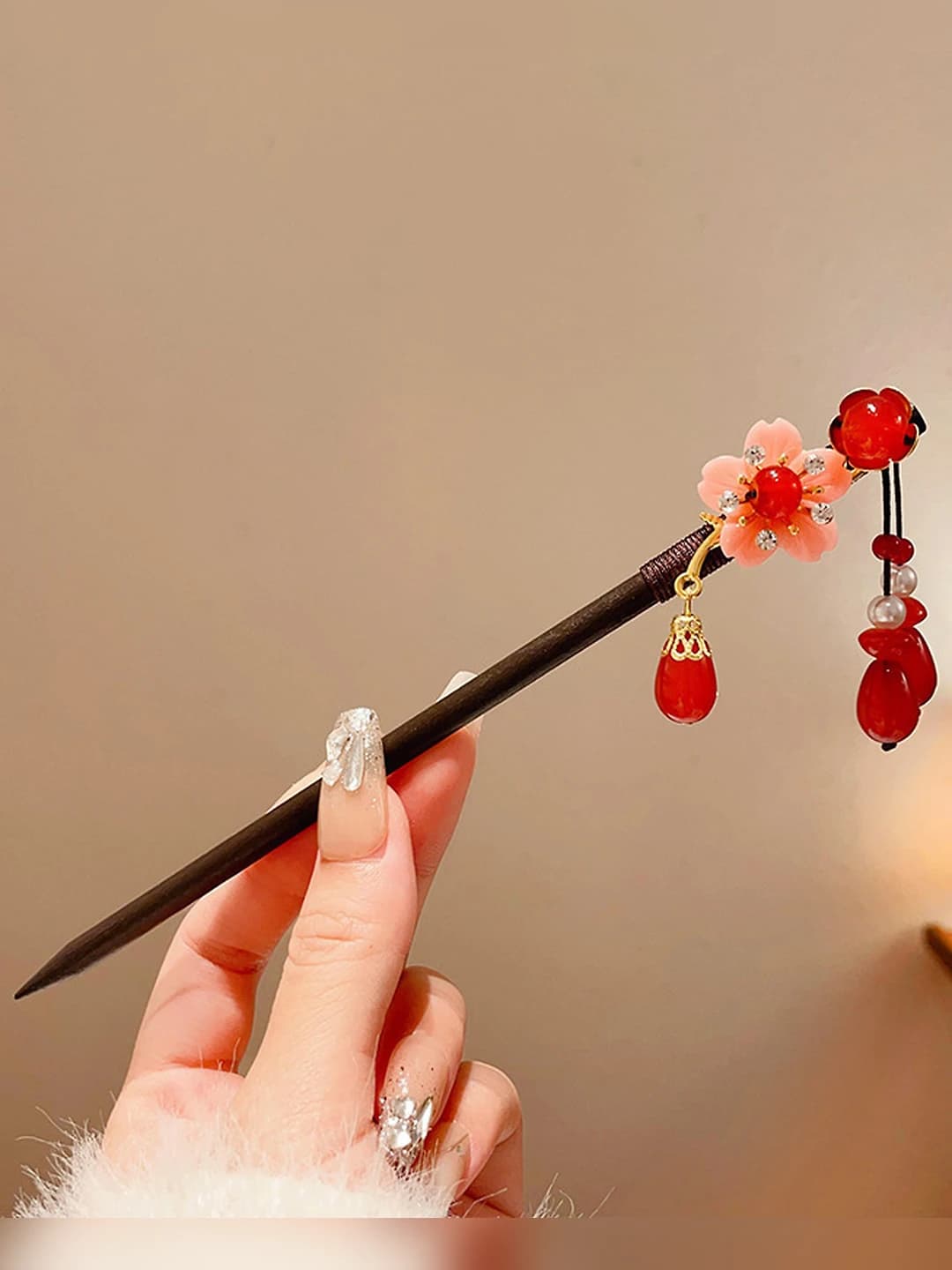 7# Pink small flowers with red pendant hairpin