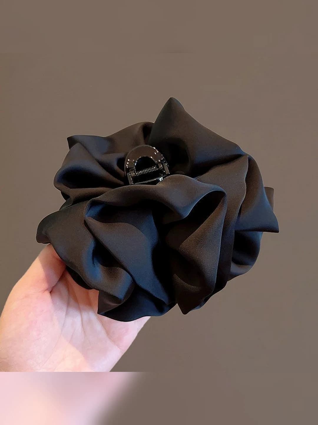 2# Black cloud bubble medium clip ~11 cm