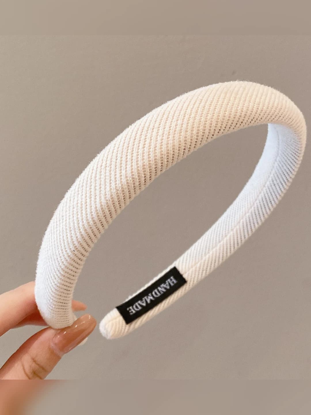 18# Cream white, variant B