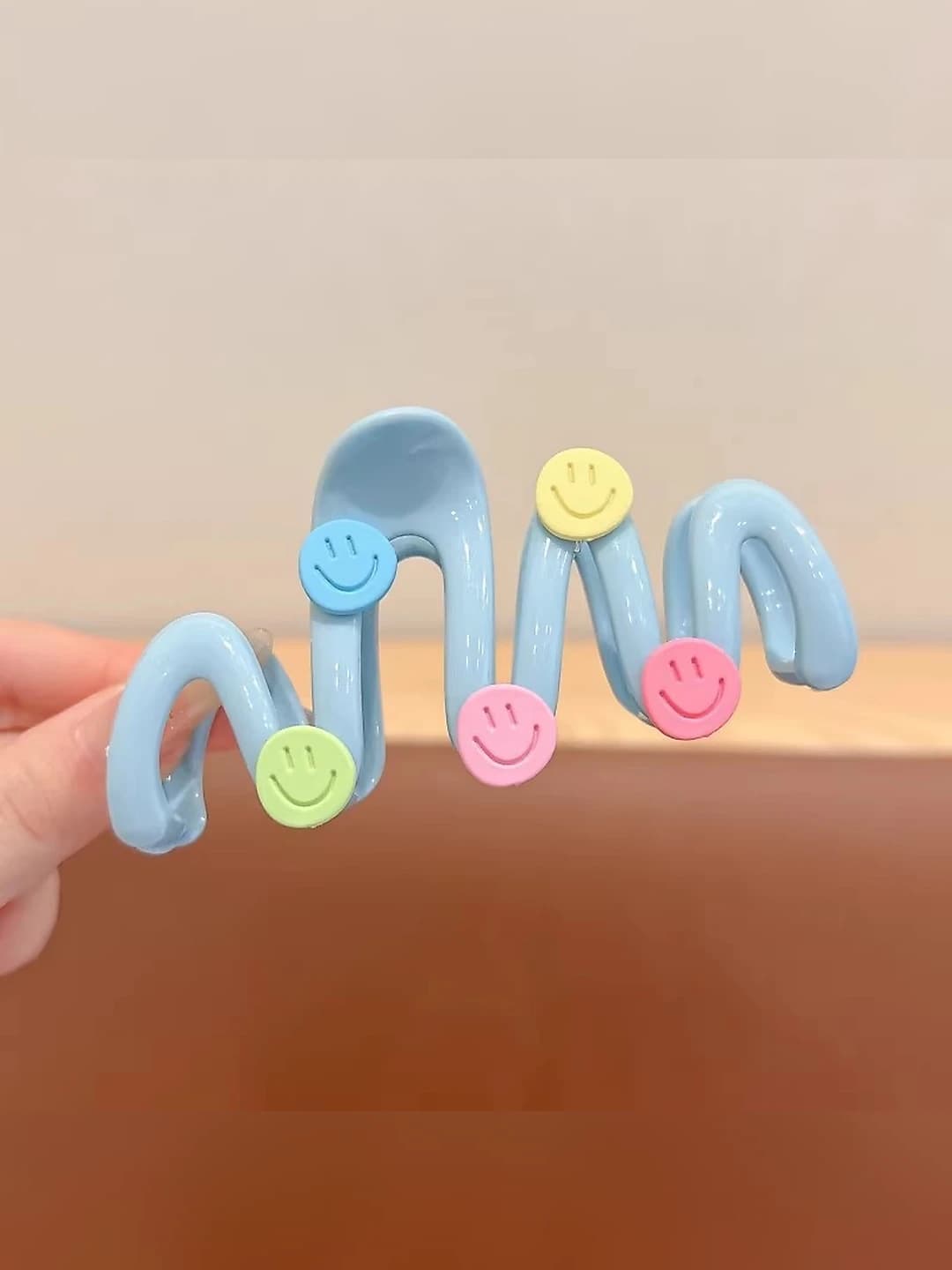 1# Blue wavy clip approx 11 cm