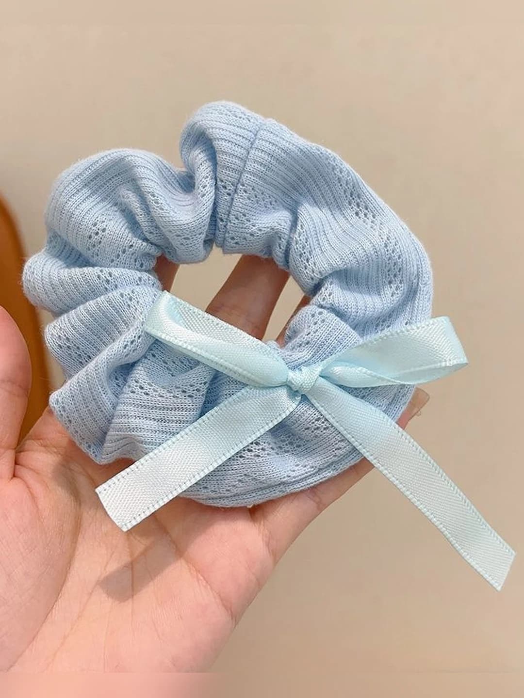 2# Knit, hair tie