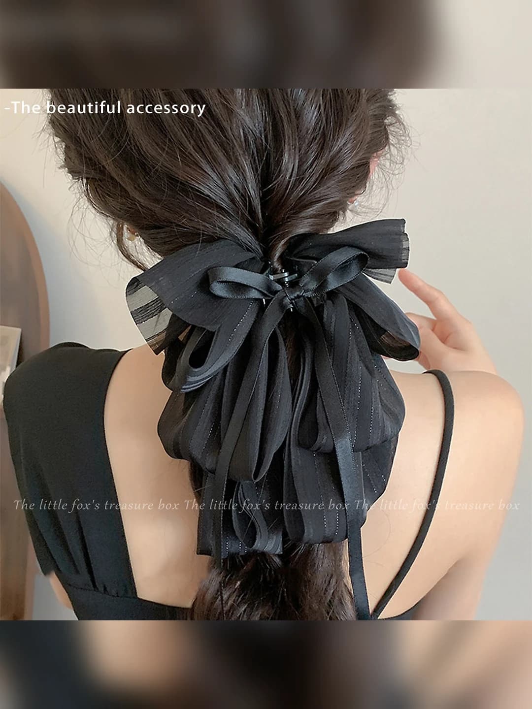 Black bow clip