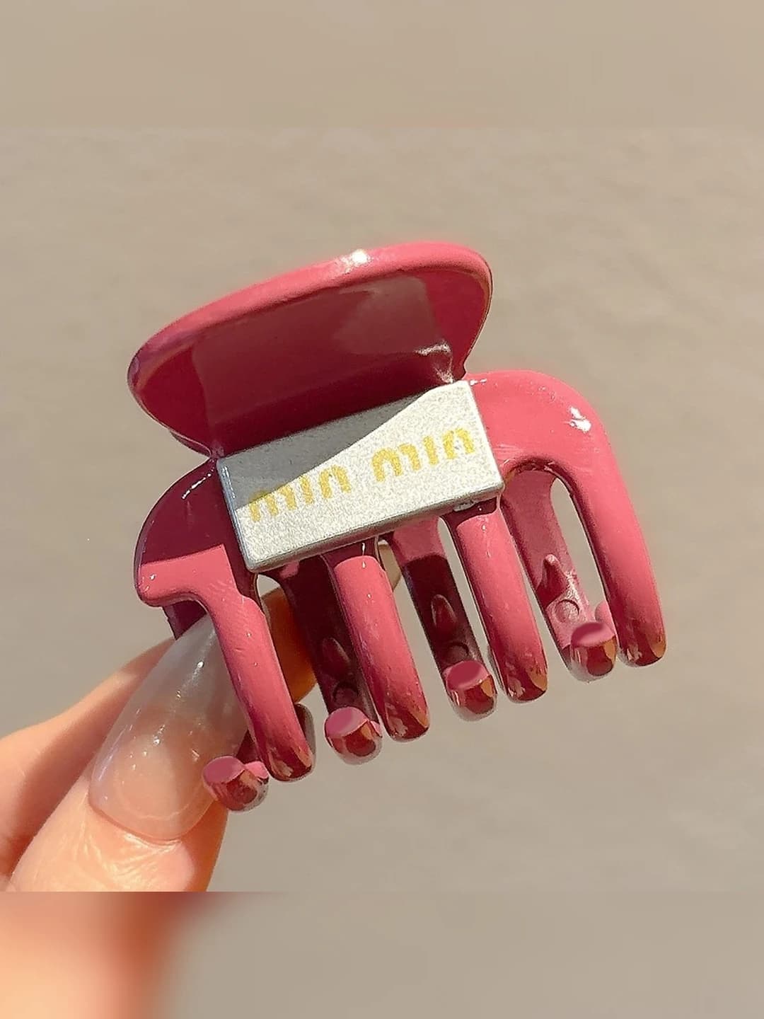 Miu буквы малиново-фиолетовый зажим ~4.5 см
