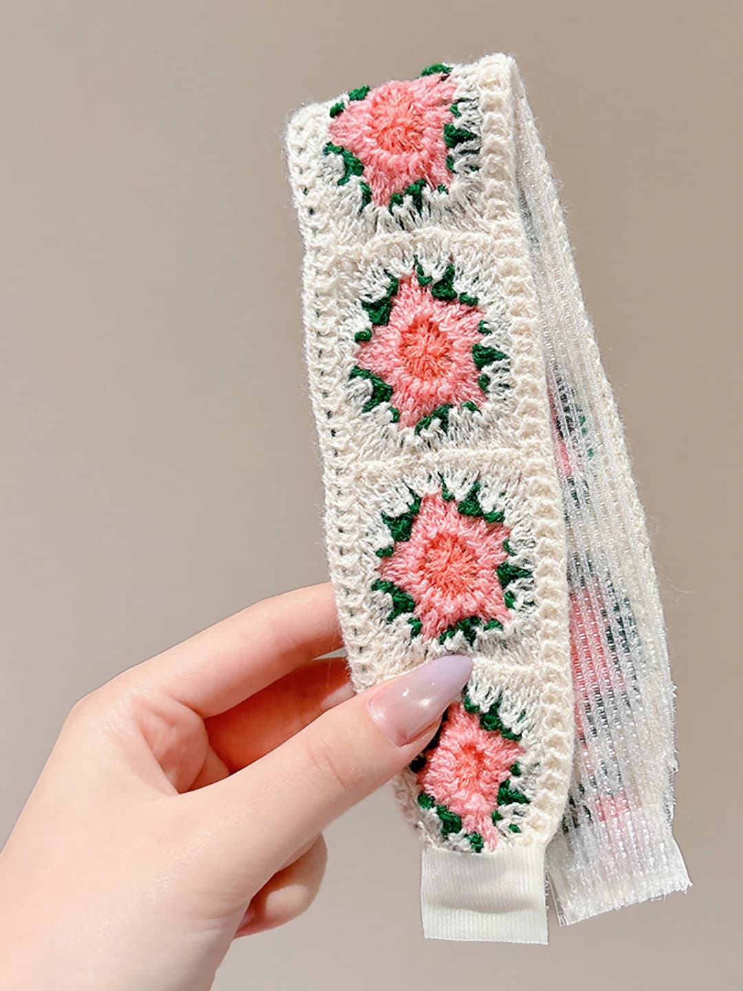 Beige pink flowers variant
