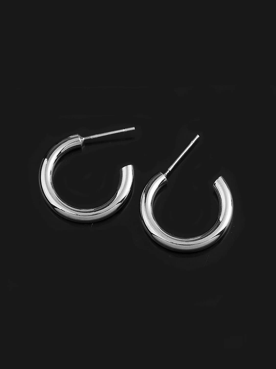 С дыркой. Серебряный штифт. Серебро. A103