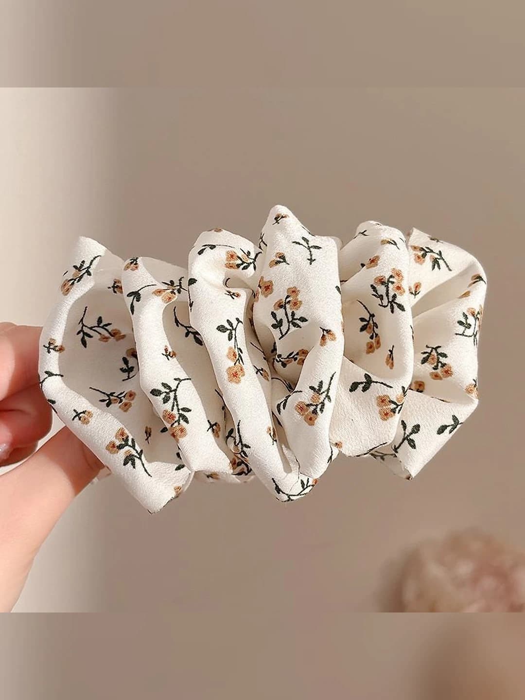 4#Белый мелкий цветочный - ок. 12 см