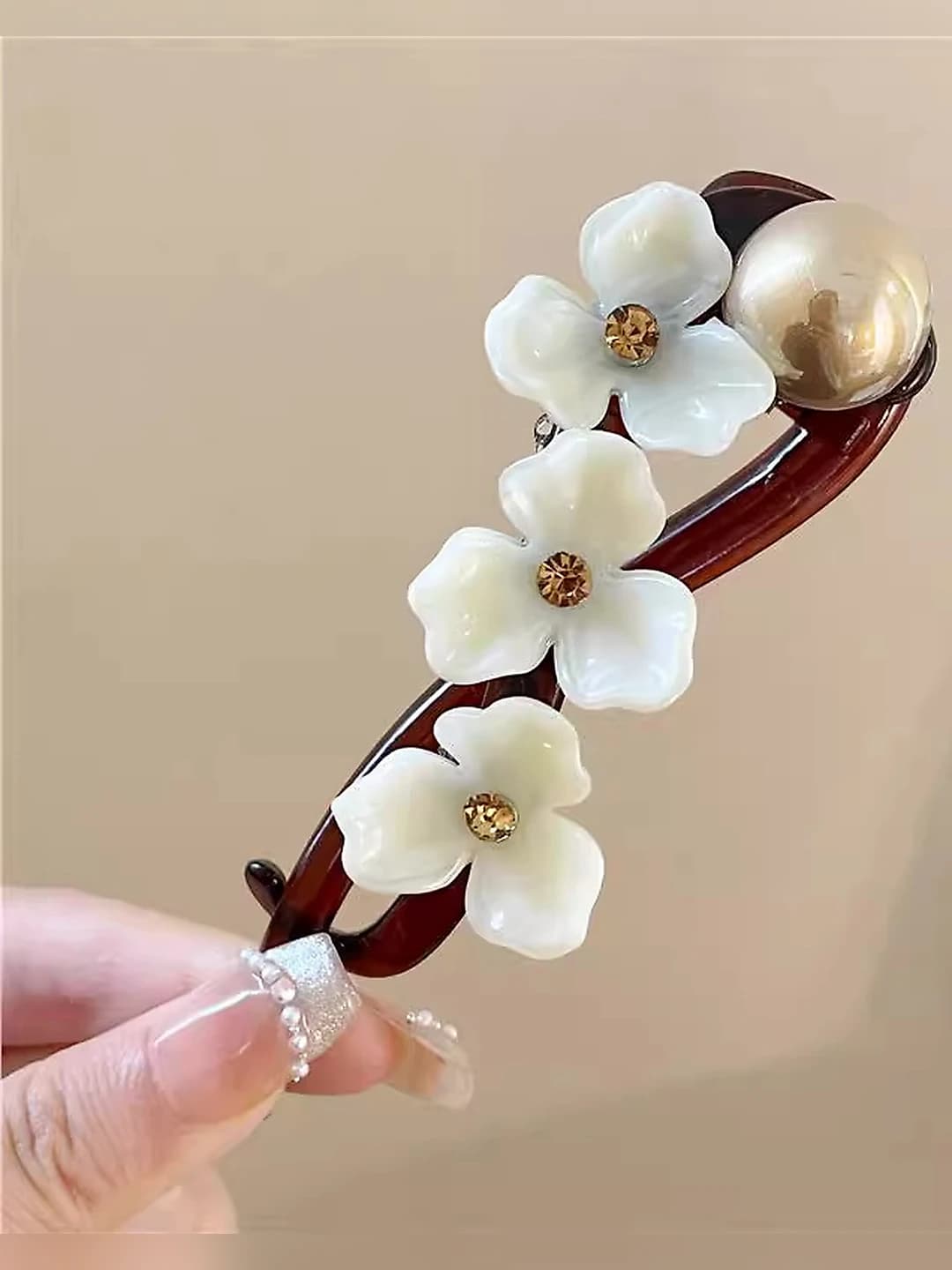 White flower clip