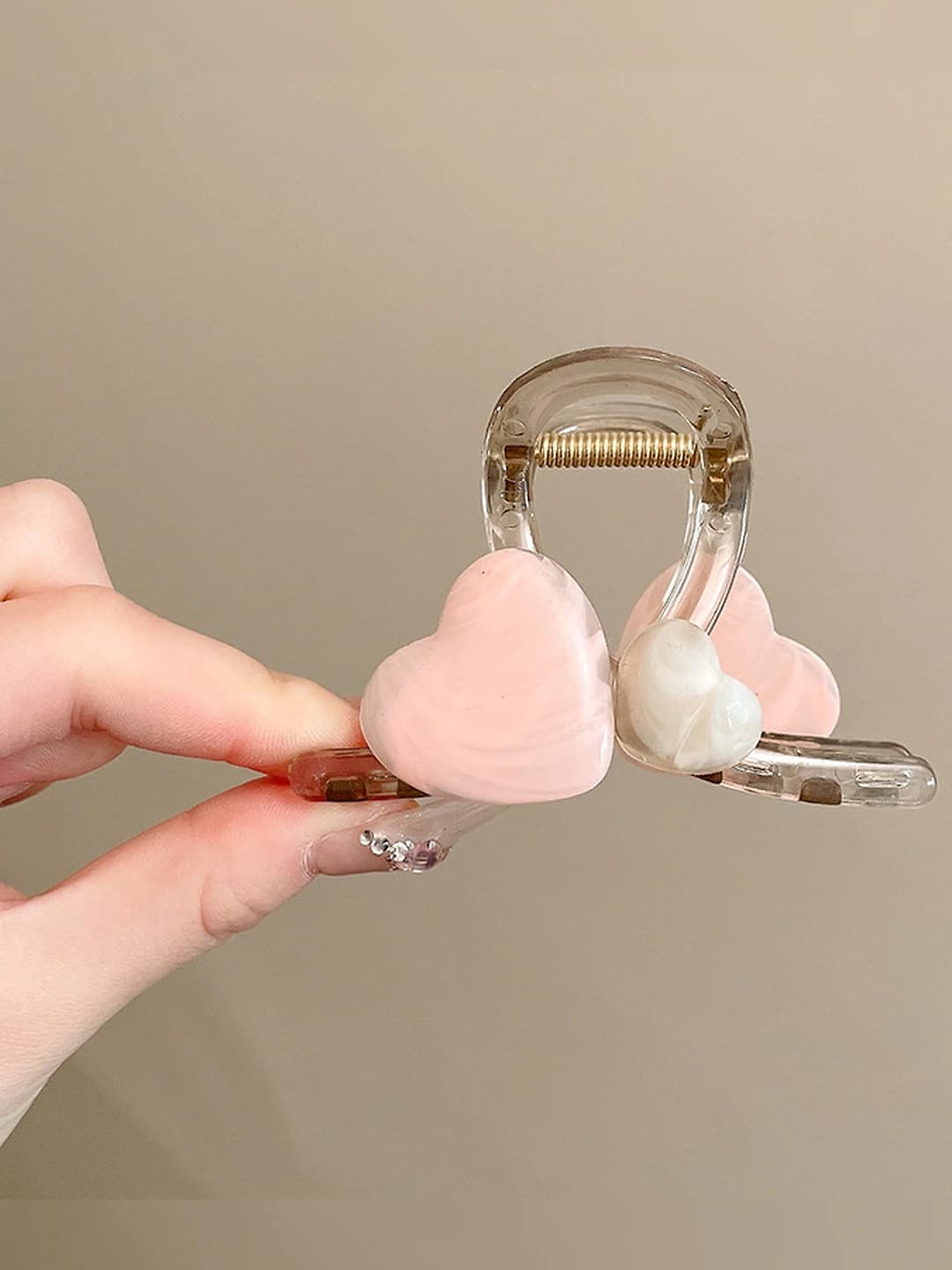 Medium clear heart clip 8 cm