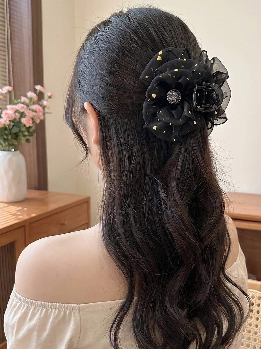 1# Black base short clip ~8 cm