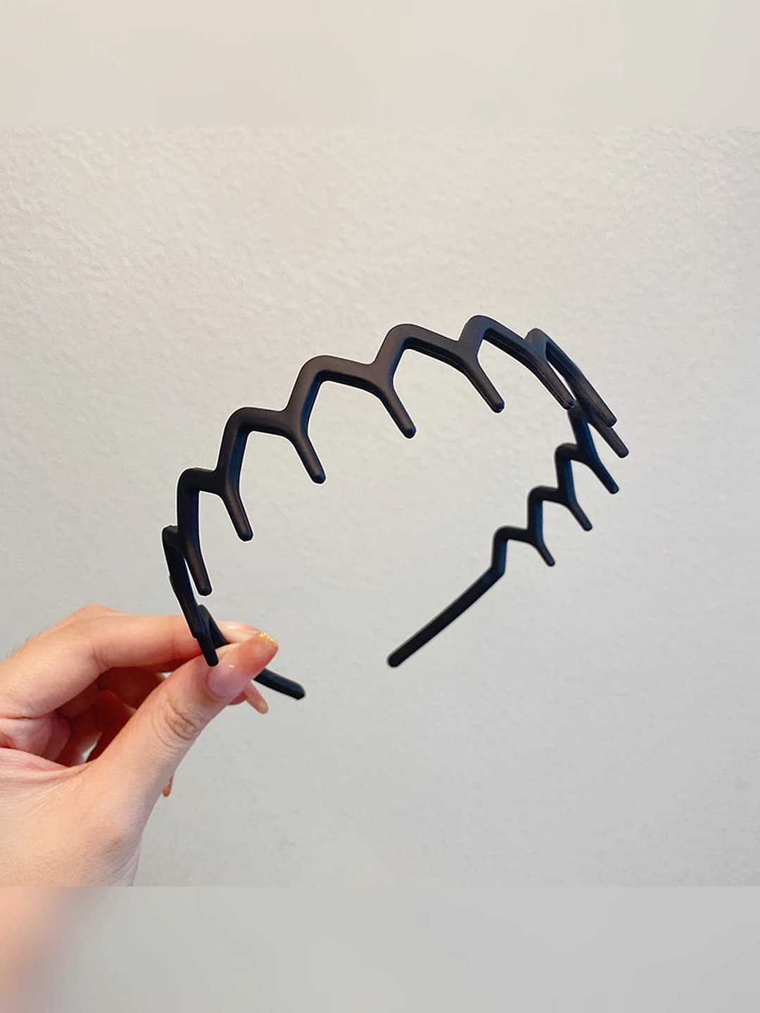 [7] Small toothed comb headband